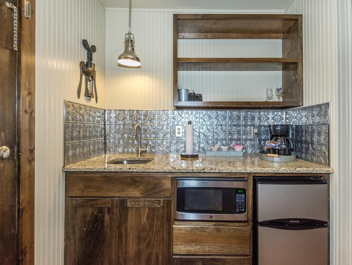 Vineyard Trail Cottages- Adults Only Фредеріксбург Номер фото